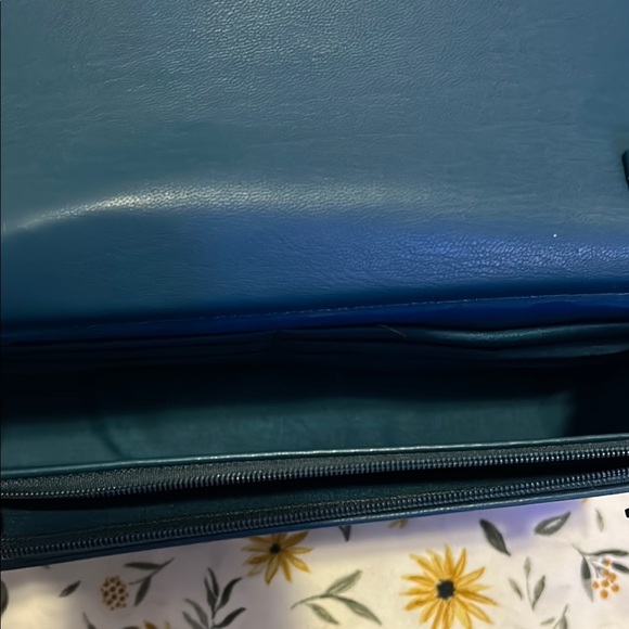 Badgley Mischka Women’s Small Pleated Crossbody Bag - Picture 5 of 8